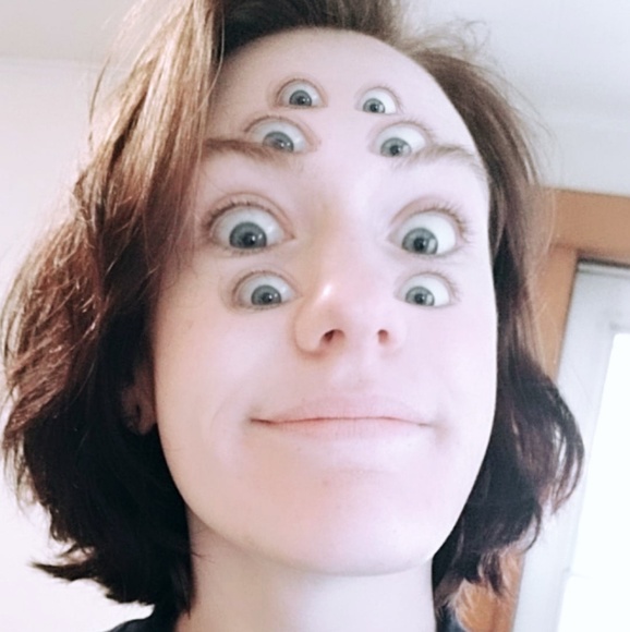 Meet your Posher, Emily - Picture 1 of 2